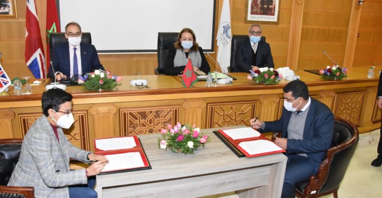 مجلس الحسيمة طنجة يمدد العمل باتفاقية التعاون مع بريطانيا
