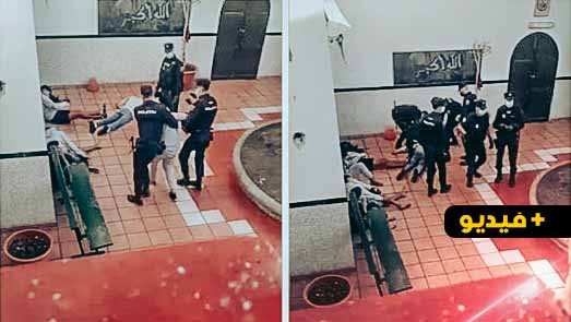 شاهدوا.. قاصرون بينهم مغاربة يتعرضون لتعذيب وحشي من الشرطة الإسبانية شاهدوا.. قاصرون بينهم مغاربة يتعرضون لتعذيب وحشي من الشرطة الإسبانية