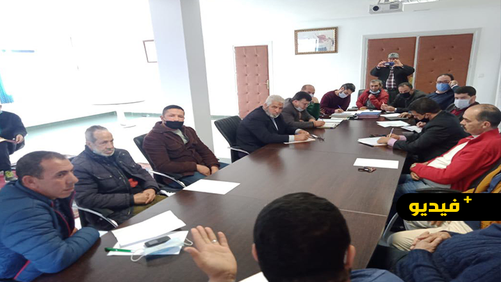 جماعة الناظور تجتمع مع ممثلي بعض جمعيات الأسواق لتدارس وضعيتها وتتخذ عدة قرارات 
