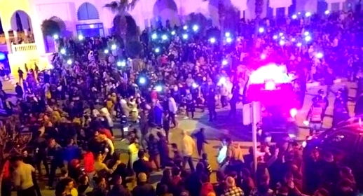 ثلاثة أحزاب تدخل على خط قضية احتجاجات ساكنة الفنيدق وتطالب بفتح معبر سبتة