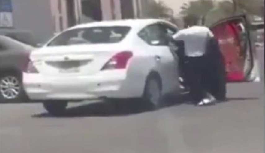 تفتيش سيارة فارهة تقودها امرأة يكشف عن مفاجأة غير متوقعة