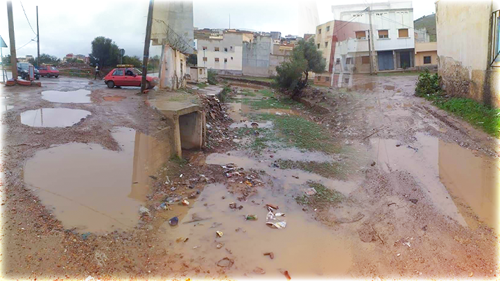  التساقطات المطرية تكشف مظاهر العشوائية التي يتخبط فيها حي أولاد بوطيب والساكنة تتهم المجلس بتهميشها 