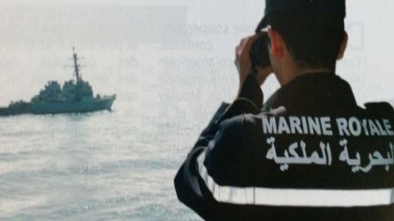 البحرية الملكية بالناظور تنقذ 13 شابا انطلقوا في رحلة للهجرة السرية من سواحل بني انصار