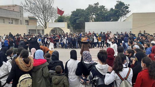 للمرة الثانية خلال أسبوع.. احتجاجات تلاميذية بفرخانة وبني شيكر ضد حرمانهم من النقل المدرسي