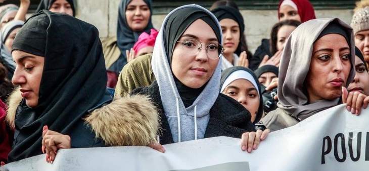 التصويت على قانون جديد معادي لارتداء الحجاب  بفرنسا