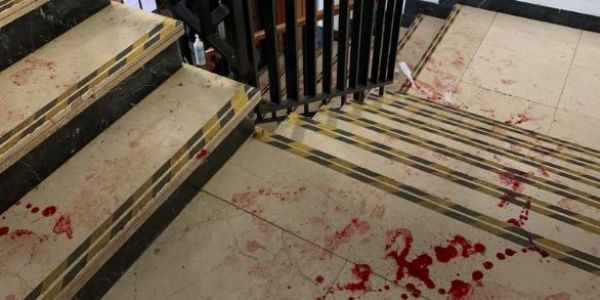 شاهدوا.. معركة طاحنة بين "حراكة" مغاربة و أفارقة بجزر الكناري  والأمن يتدخل بالسلاح الناري
