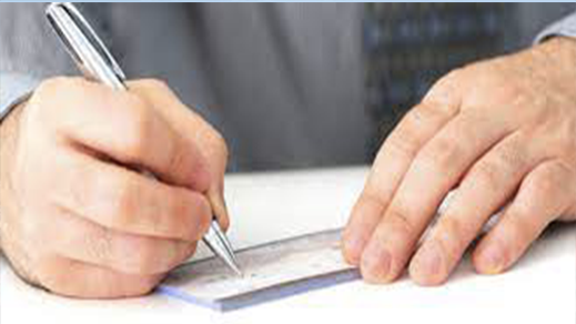 رغم الحكم القضائي.. بنك مغربي يرفض صرف شيك كتب بتفيناغ