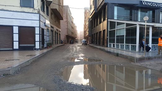 ساكنة حي عاريض 2 بزنقة 191 يطالبون المجلس الجماعي للناظور التدخل وتزفيت الشوارع 