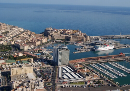 مليلية.. مطالب للاستثمار وتوسيع الميناء من أجل الاستغناء عن الناظور