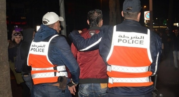 إلقاء القبض على مروج مخدرات اعتدى على عناصر الشرطة بالسلاح الأبيض