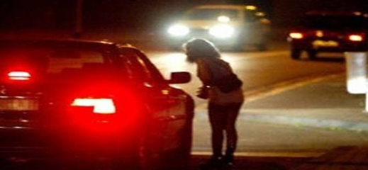 خمر ومخدرات ودعارة.. عامل الناظور مطالب بالتدخل لرفع الضرر عن سكان النصر بسلوان خمر ومخدرات ودعارة.. عامل الناظور مطالب بالتدخل لرفع الضرر عن سكان النصر بسلوان