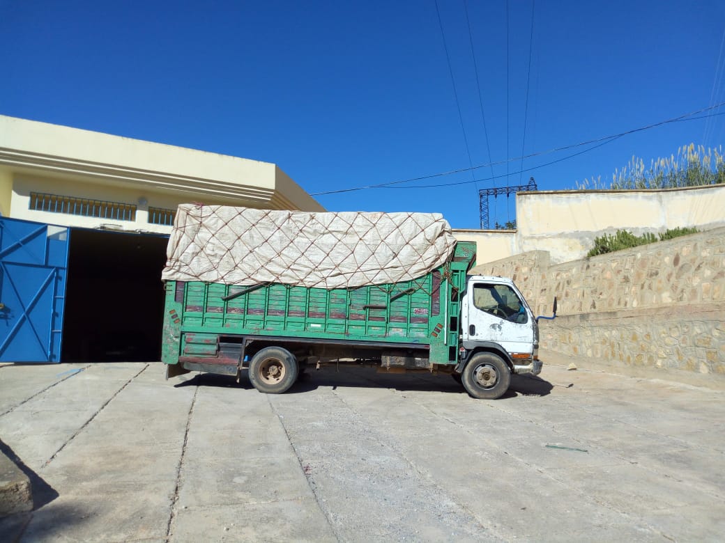 توقيف شاحنة محملة بسلع محظورة ليلة العيد بالناظور والقضاء يأمر بفتح تحقيق