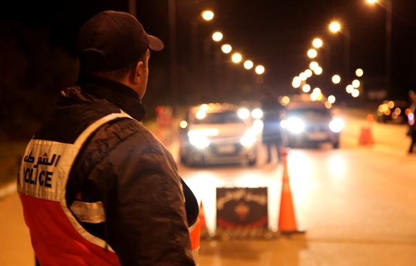 اللجنة العلمية توافق على تمديد الإغلاق الليلي وفتح الحدود مع عدد من الدول