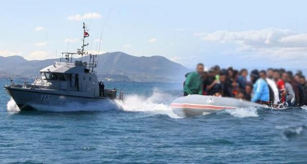 البحرية الملكية  تتدخل في عمليات متفرقة لانقاذ مهاجرين سريين