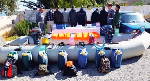 عناصر الدرك الملكي بأركمان تفكك شبكة للهجرة السرية وتحجز سيارة رباعية الدفع وزورق مطاطي