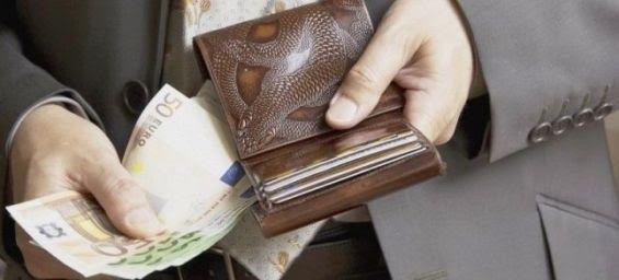 مهاجر مغربي يعيد محفظة نقود مملوءة لصاحبها بإيطاليا