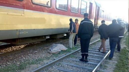 القطار المنطلق من الناظور يدهس فتاة القطار المنطلق من الناظور يدهس فتاة