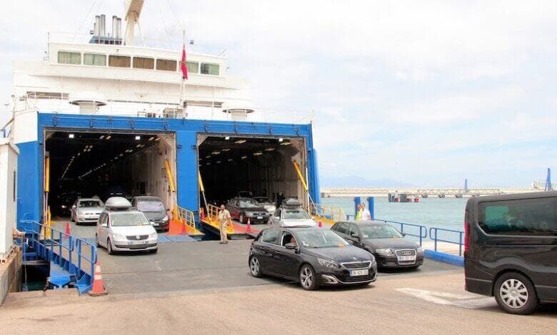 المغرب يدرس خفض كلفة النقل البحري لأفراد الجالية
