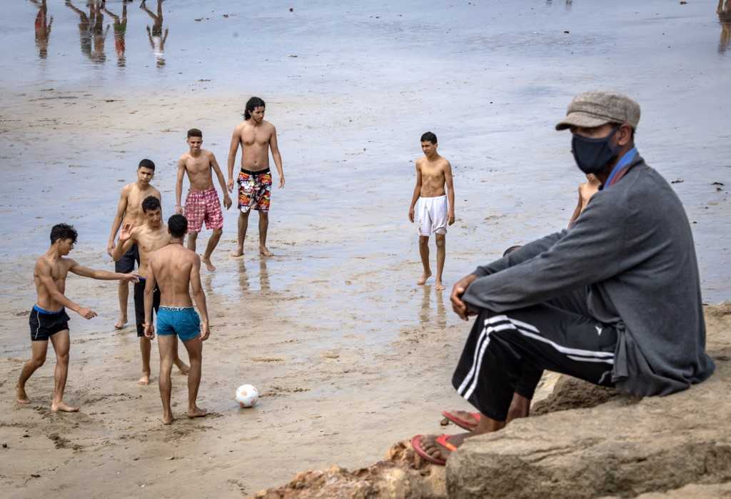 تقرير رسمي: العشرات من الشواطئ المغربية غير صالحة للاستحمام بسبب المياه العادمة