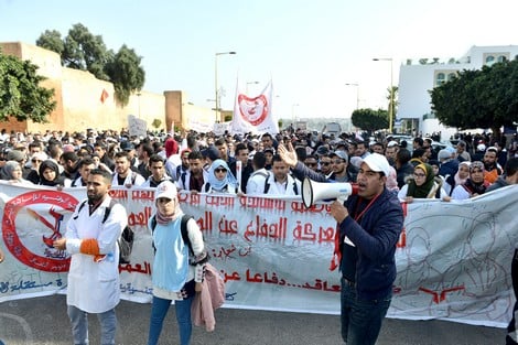 "أساتذة التعاقد" يستعدون للاحتجاج بسبب الاقتطاعات المالية من أجورهم