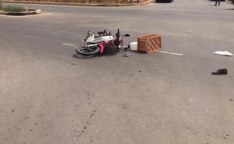 العروي.. حادثة سير خطيرة بين دراجة نارية وشاحنة تستنفر السلطات الأمنية