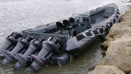 عناصر سرية الدرك الملكي بسلوان تحجز زورقا مطاطيا ضواحي شاطئ المهندس عناصر سرية الدرك الملكي بسلوان تحجز زورقا مطاطيا ضواحي شاطئ المهندس