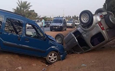 جرحى وخسائر جسيمة اثر حادثة سير بين أركمان والناظور 