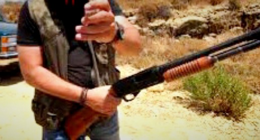 خطير.. مرشح عن حزب الاستقلال يشهر بندقية صيد في وجه منافسه عن حزب الحركة الشعبية ضواحي الدريوش خطير.. مرشح عن حزب الاستقلال يشهر بندقية صيد في وجه منافسه عن حزب الحركة الشعبية ضواحي الدريوش