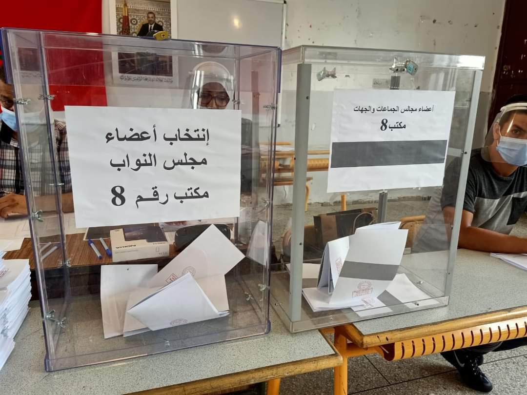 استمرار الخروقات الانتخابية أمام عدد من مكاتب التصويت بالناظور