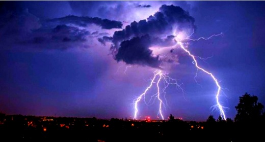 نشرة إنذارية تحذر من أمطار رعدية قوية بإقليمي الناظور والدريوش