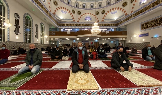 السلطات الهولندية تتجسس على مساجد المسلمين في 10 بلديات