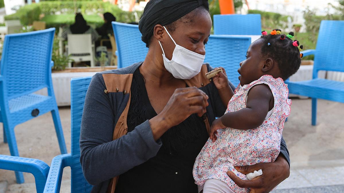 توقيف ضابط أمن اختطف مواطنة من دول جنوب الصحراء توقيف ضابط أمن اختطف مواطنة من دول جنوب الصحراء