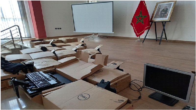 البنك الشعبي للناظور الحسيمة يوطد مبدأ المواطنة ويمنح مؤسسات تعليمية أجهزة للحاسوب