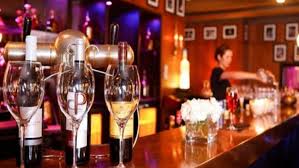 رغم رفع حالة الطوارئ.. سلطات طنجة تصدر قرارا يحدد توقيت العمل للمطاعم والحانات والكباريهات