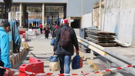 إسبانيا تستعد لترحيل العمال المغاربة بمليلية وسبتة المحتلتين دون عودة