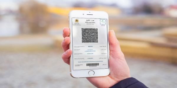 مصدر من اللجنة العلمية ينفي انتقال المغرب من اعتماد الجواز الصحي بدلا من جواز التلقيح