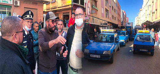 "بلوكاج" في حركة السير يستدعي تدخل الشرطة الإدارية وقائد بني أنصار لتحرير الملك العمومي