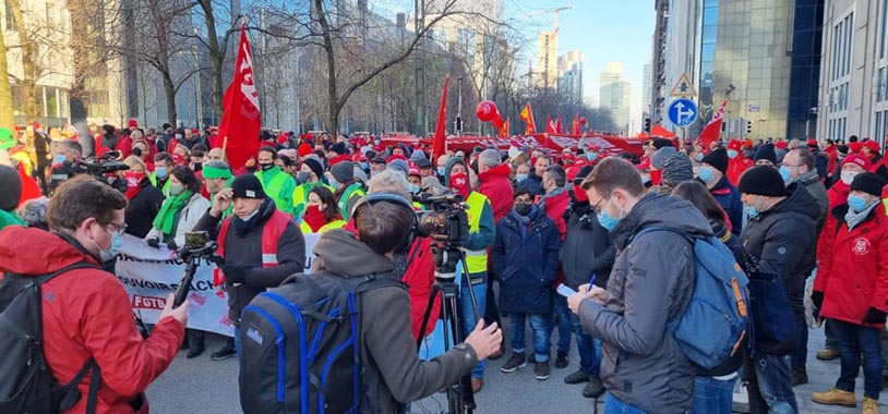 أفراد الجالية ببلجيكا يشاركون في احتجاجات نقابات العمال للمطالبة بالزيادة في الأجور