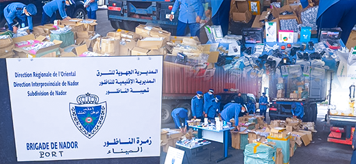 قيمتها أزيد من 250 مليون.. بالصور حجز مئات الآلاف من معدات الهواتف بميناء بني انصار