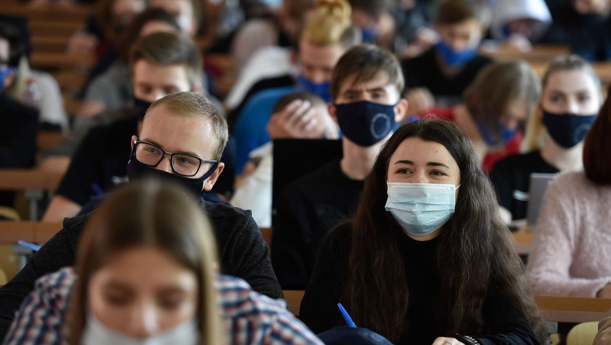 بينهم طلاب من الناظور.. صحيفة "لوفيغارو" تبرز تميز الطلبة المغاربة في أشهر مدارس فرنسا