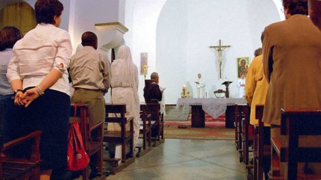 مسيحيون مغاربة يطالبون من أخنوش السماح لهم بممارسة طقوسهم الدينية
