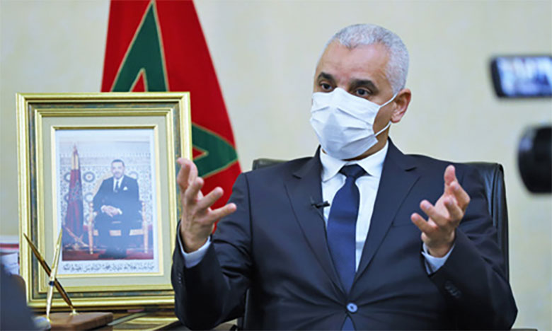 وزير الصحة يحذر من انتكاسة وبائية محتملة.. وهذه خطة الحكومة لمواجهة "أوميكرون"