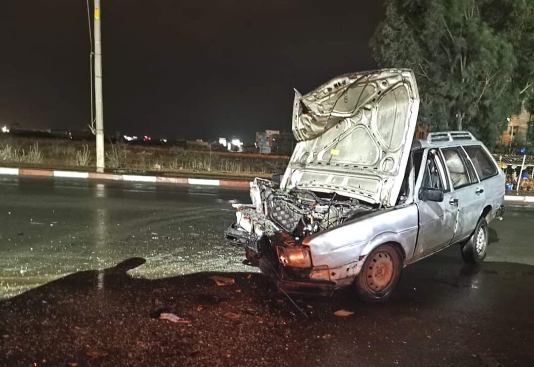 جريح في حالة خطيرة إثر اصطدام سيارة بشاحنة للسلع بالقرب من العروي 