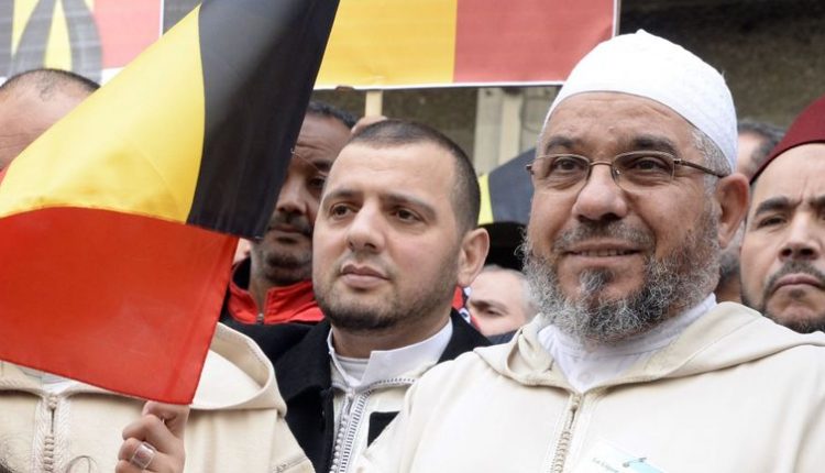 بلجيكا تطرد إماما مغربيا ومحاميه يعترض