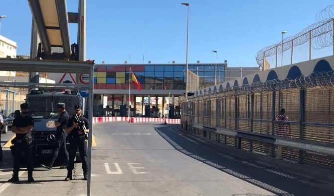 منظمات حقوقية تدعو إسبانيا التخلي عن "الحدود الذكية" بمعابر سبتة ومليلية