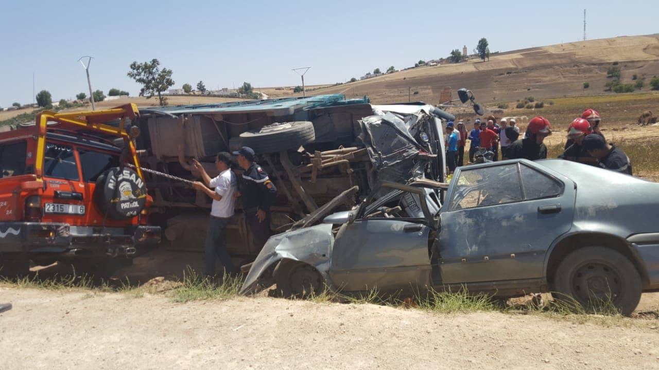 مصرع شخص في حادثة سير مروعة وإصابة 24 آخرين بجروح متفاوتة الخطورة