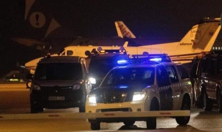 مؤشرات عن تورّط أطباء في حادث فرار مغاربة من الطائرة بإسبانيا