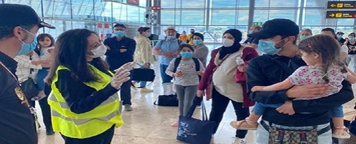 الأسعار الخيالية لتذاكر السفر تفاقم معاناة المغاربة العالقين بالخارج