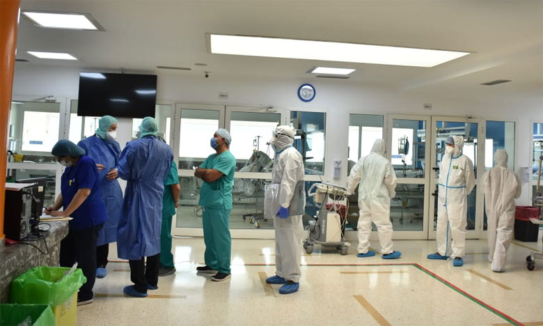 وزير الصحة يوقف 3 أطباء عن العمل لهذا السبب