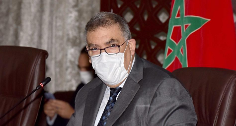 صورة.. بعد اقتطاعات في الأجور.. الطرد يواجه الموظفين غير الملقحين